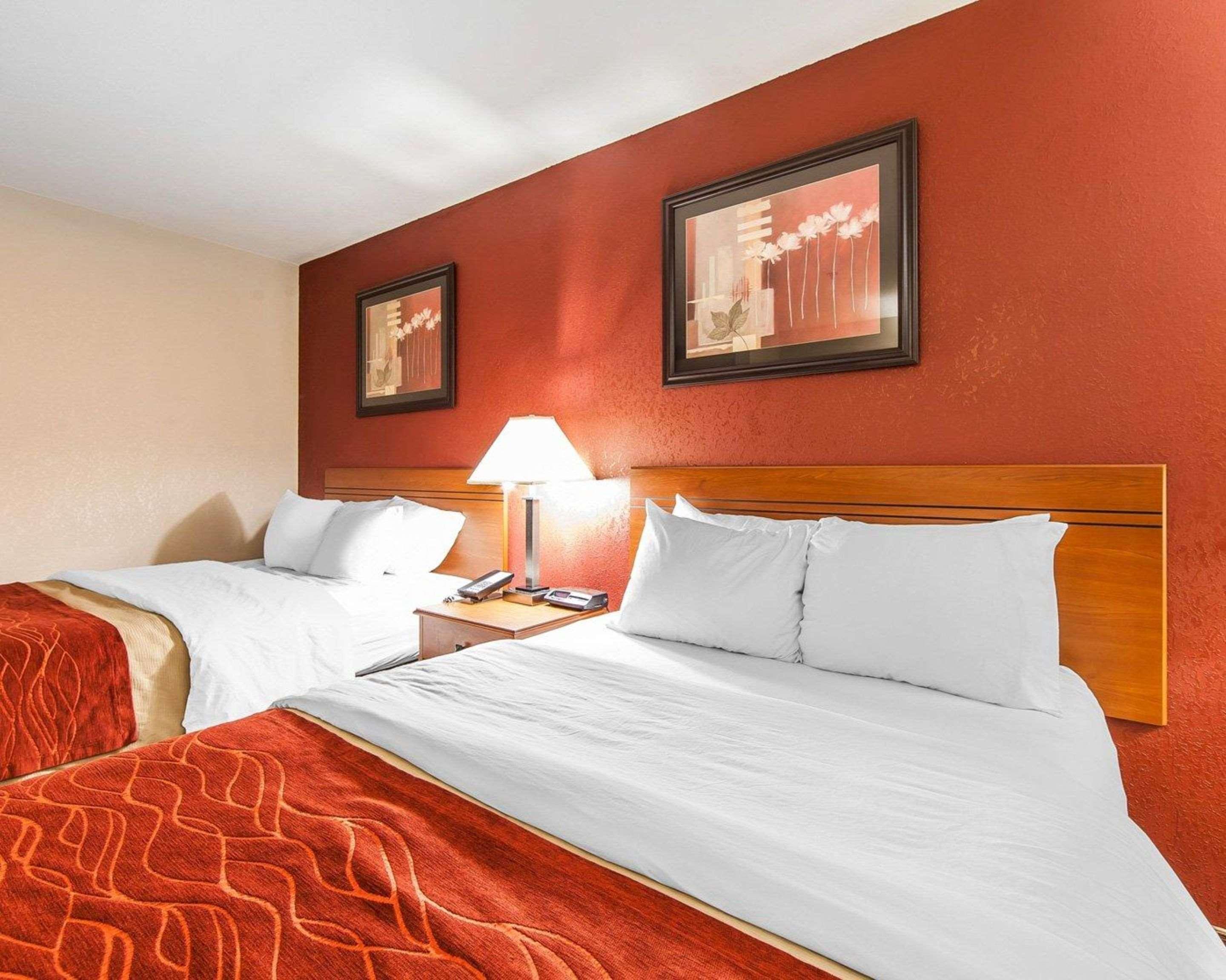 Quality Inn Seaman Exterior photo