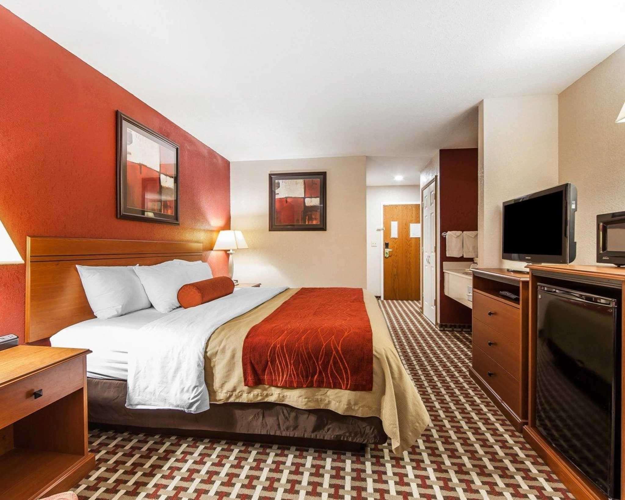 Quality Inn Seaman Exterior photo