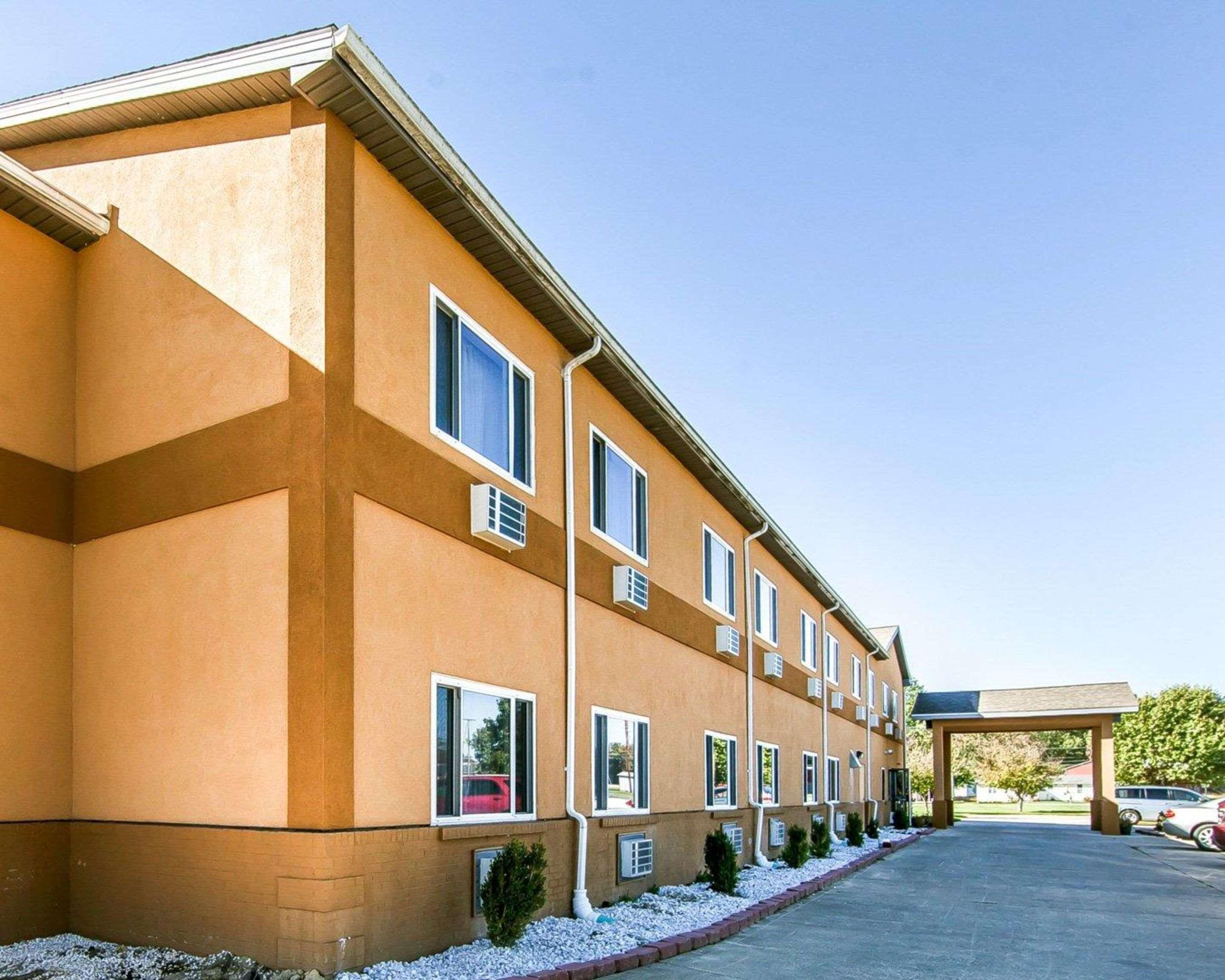 Quality Inn Seaman Exterior photo