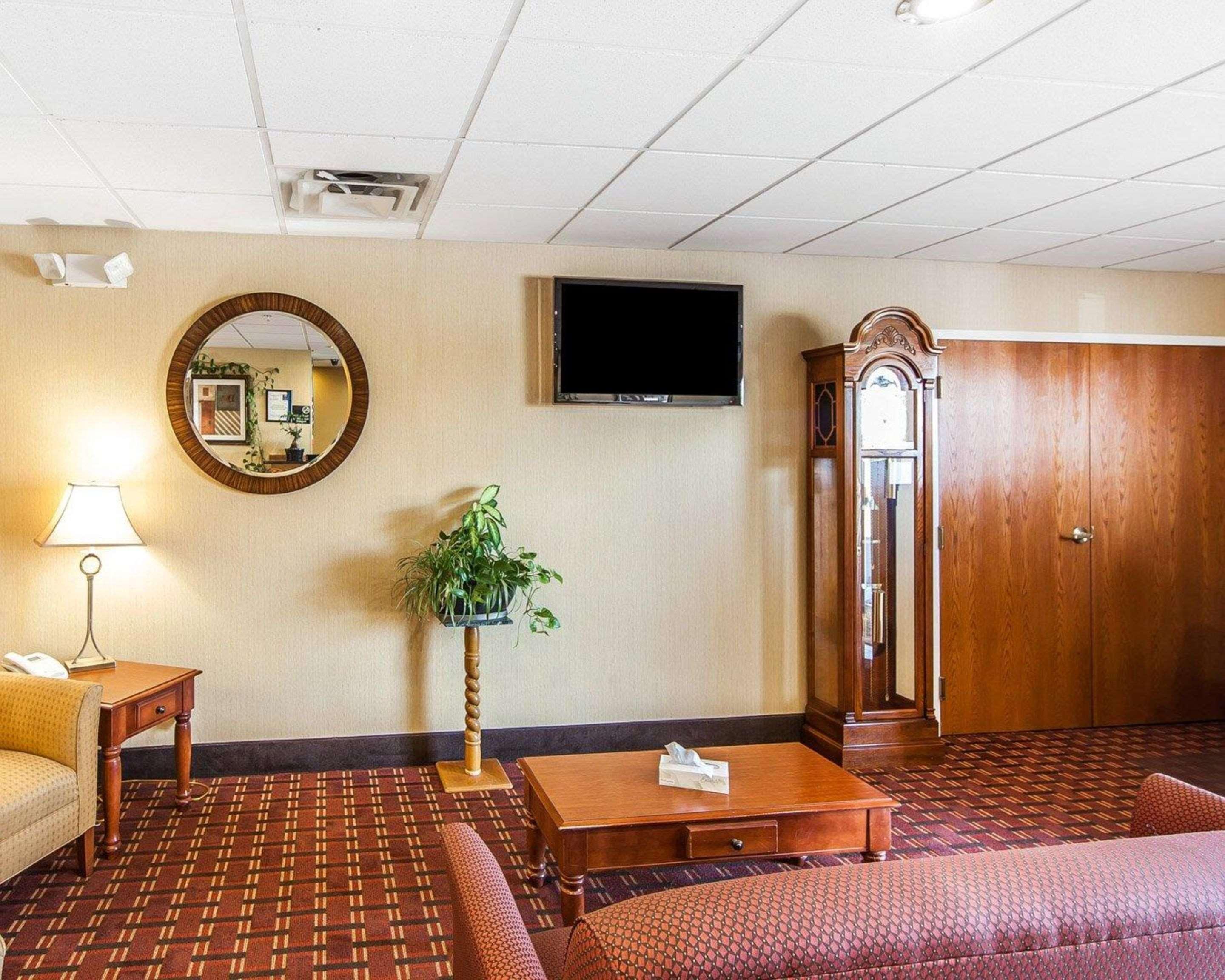 Quality Inn Seaman Exterior photo