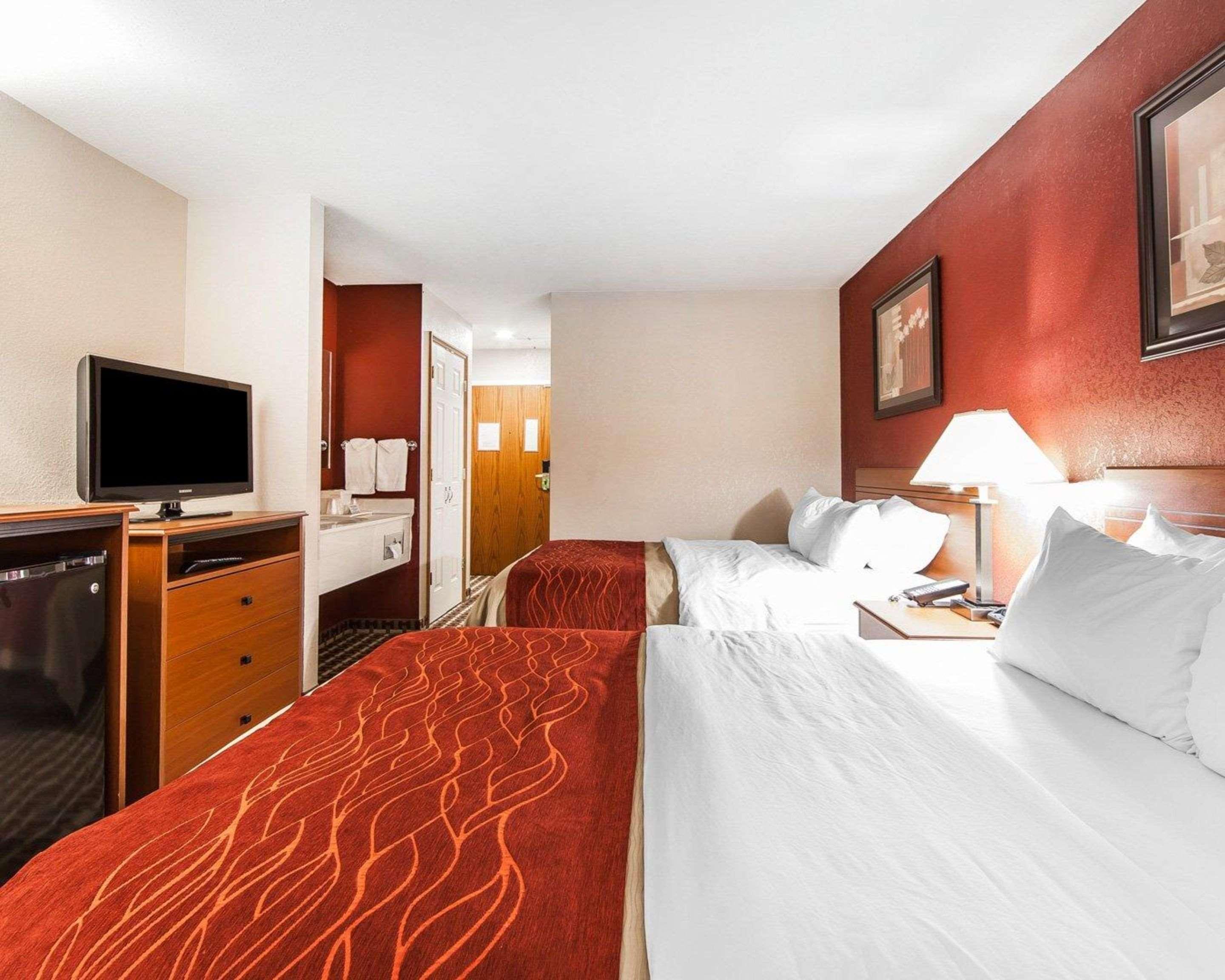 Quality Inn Seaman Exterior photo