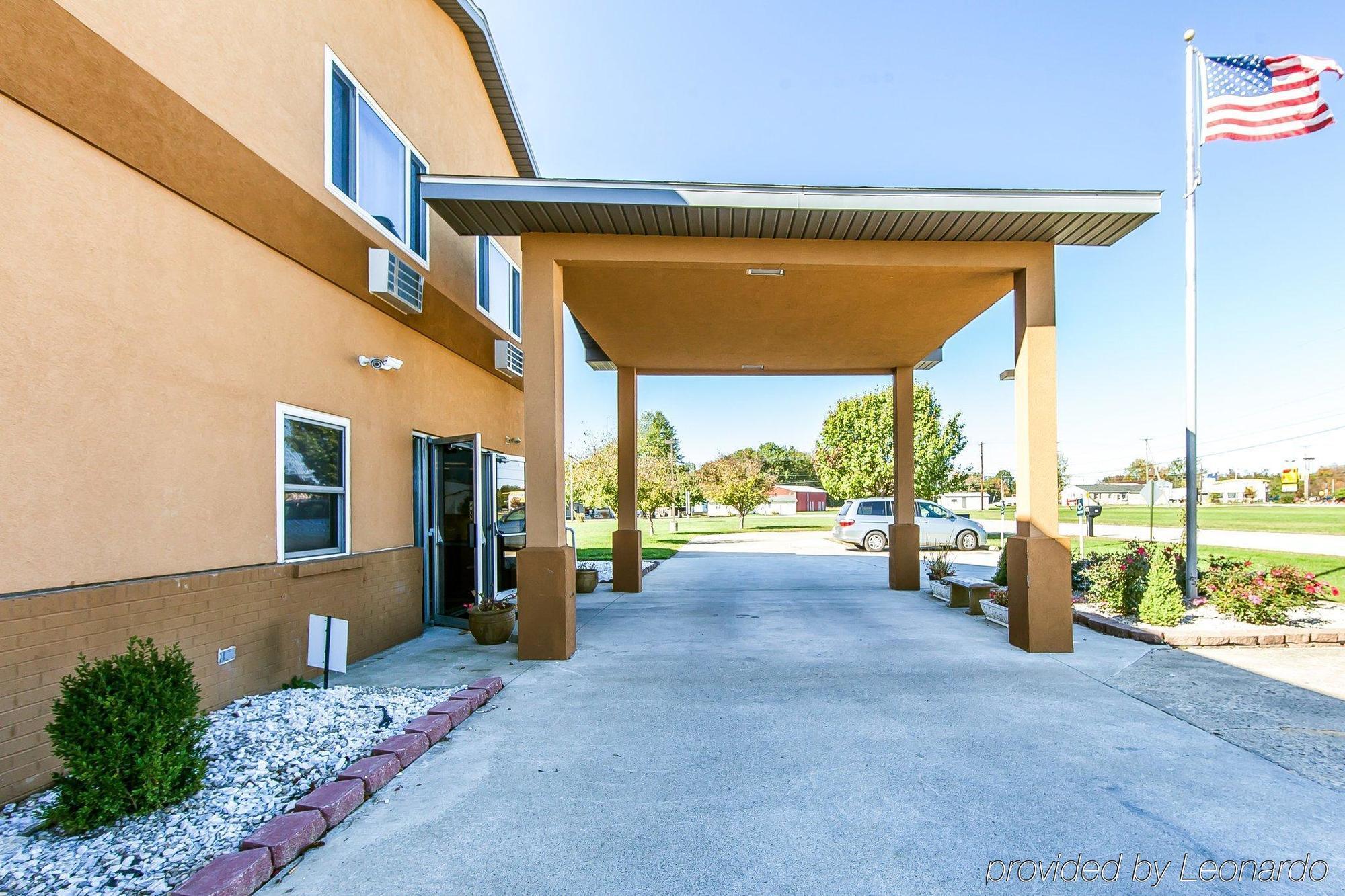 Quality Inn Seaman Exterior photo