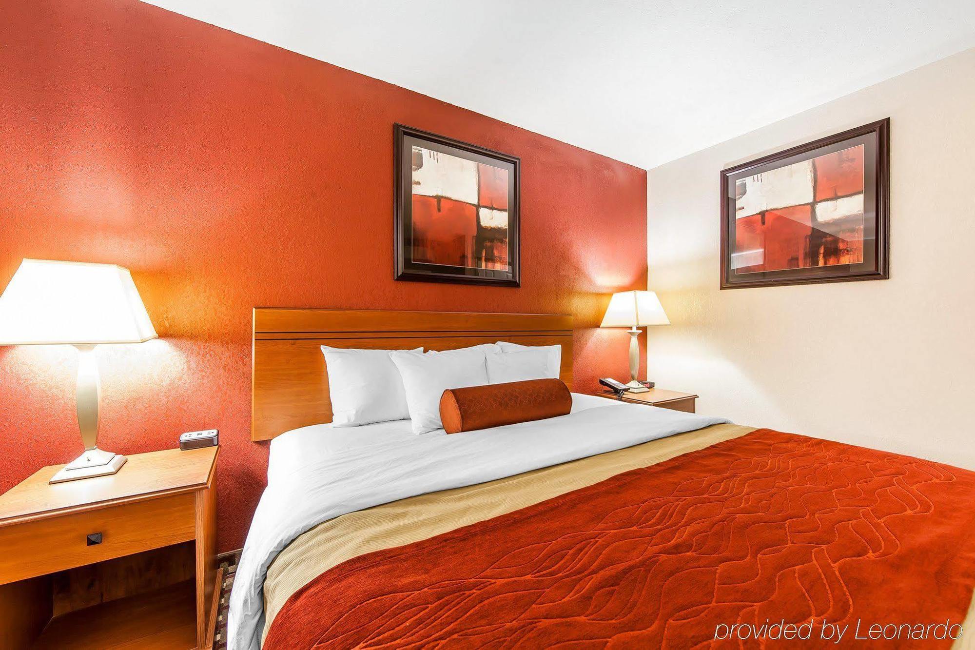Quality Inn Seaman Exterior photo