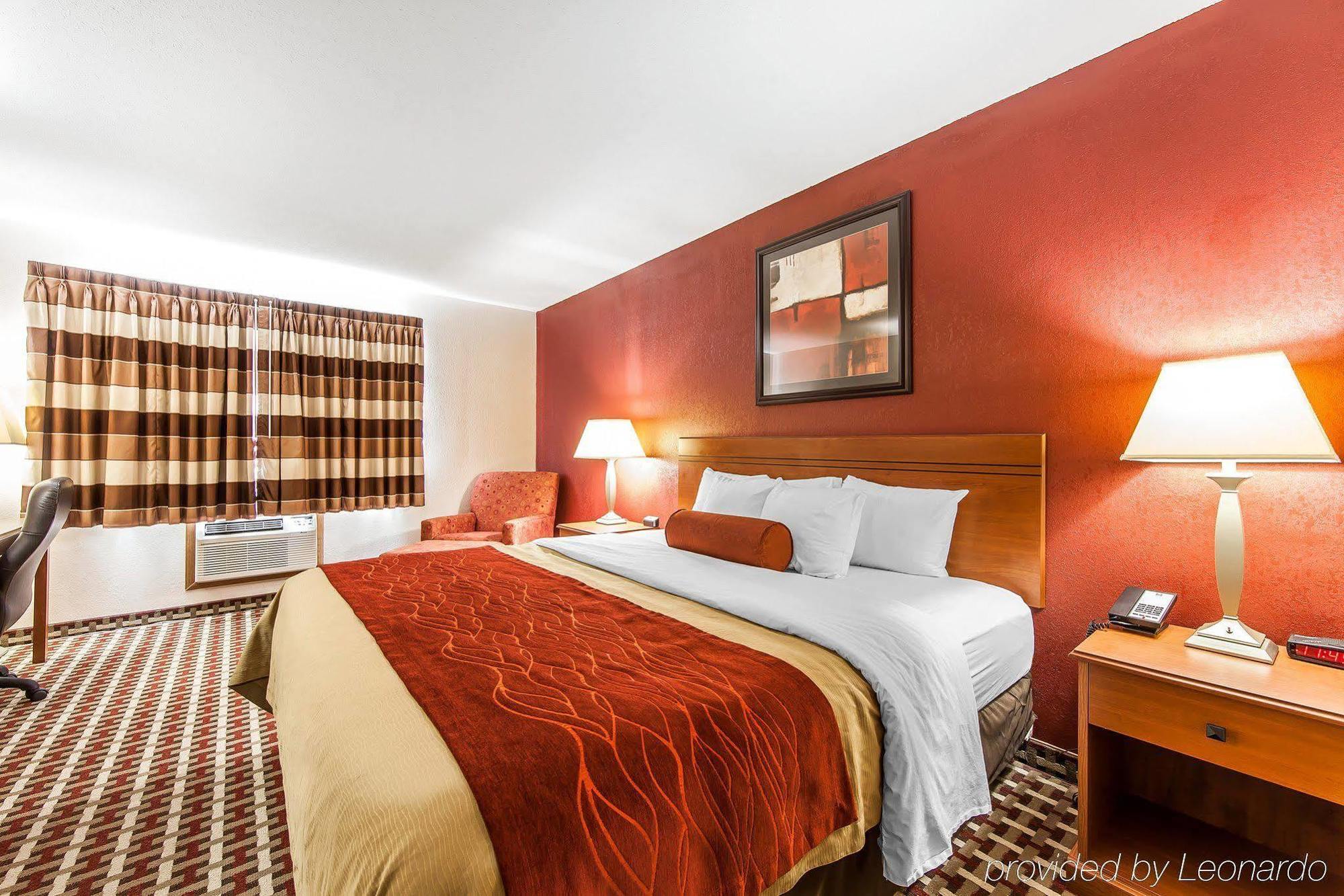 Quality Inn Seaman Exterior photo