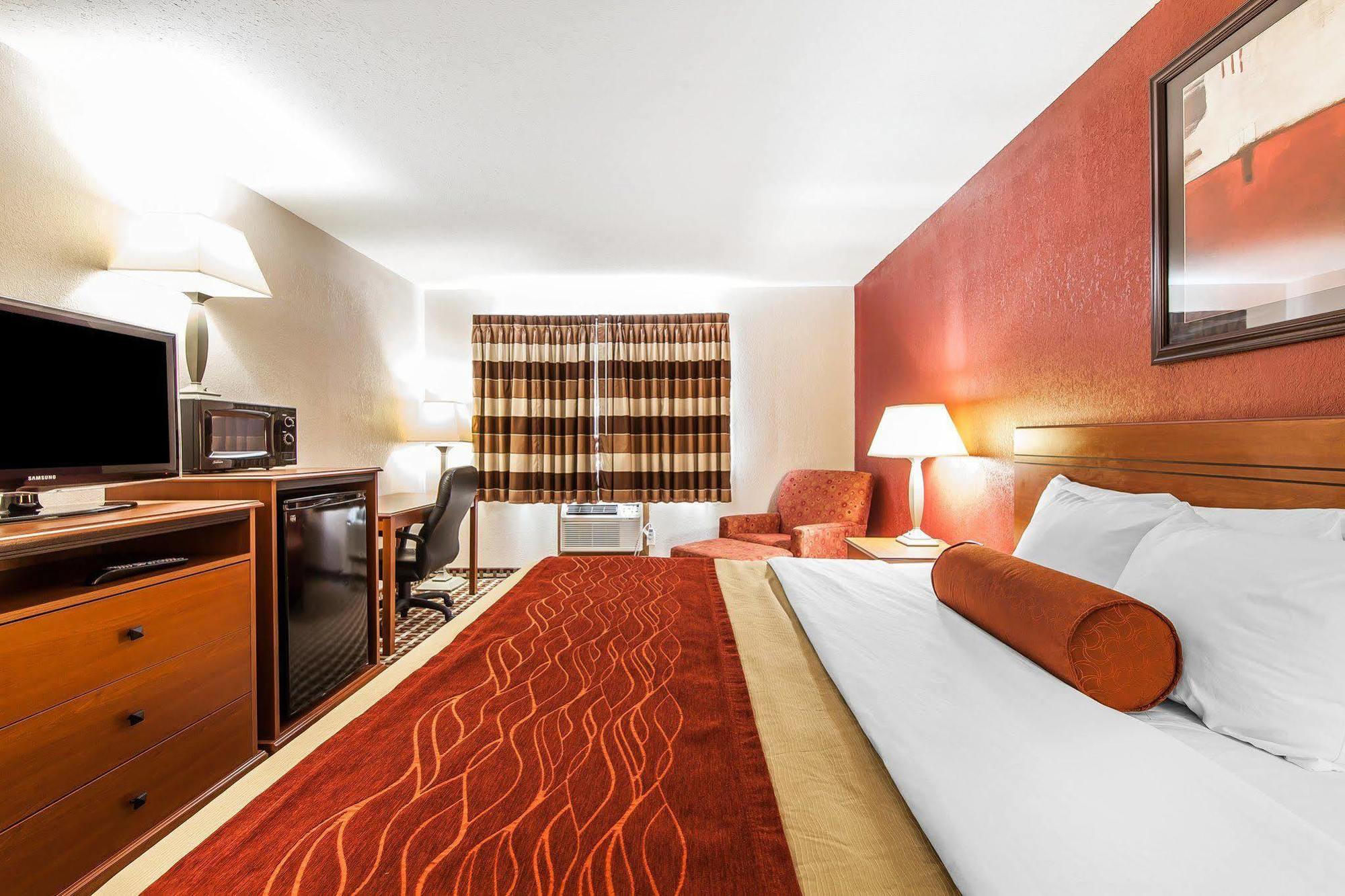 Quality Inn Seaman Exterior photo