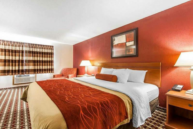 Quality Inn Seaman Exterior photo